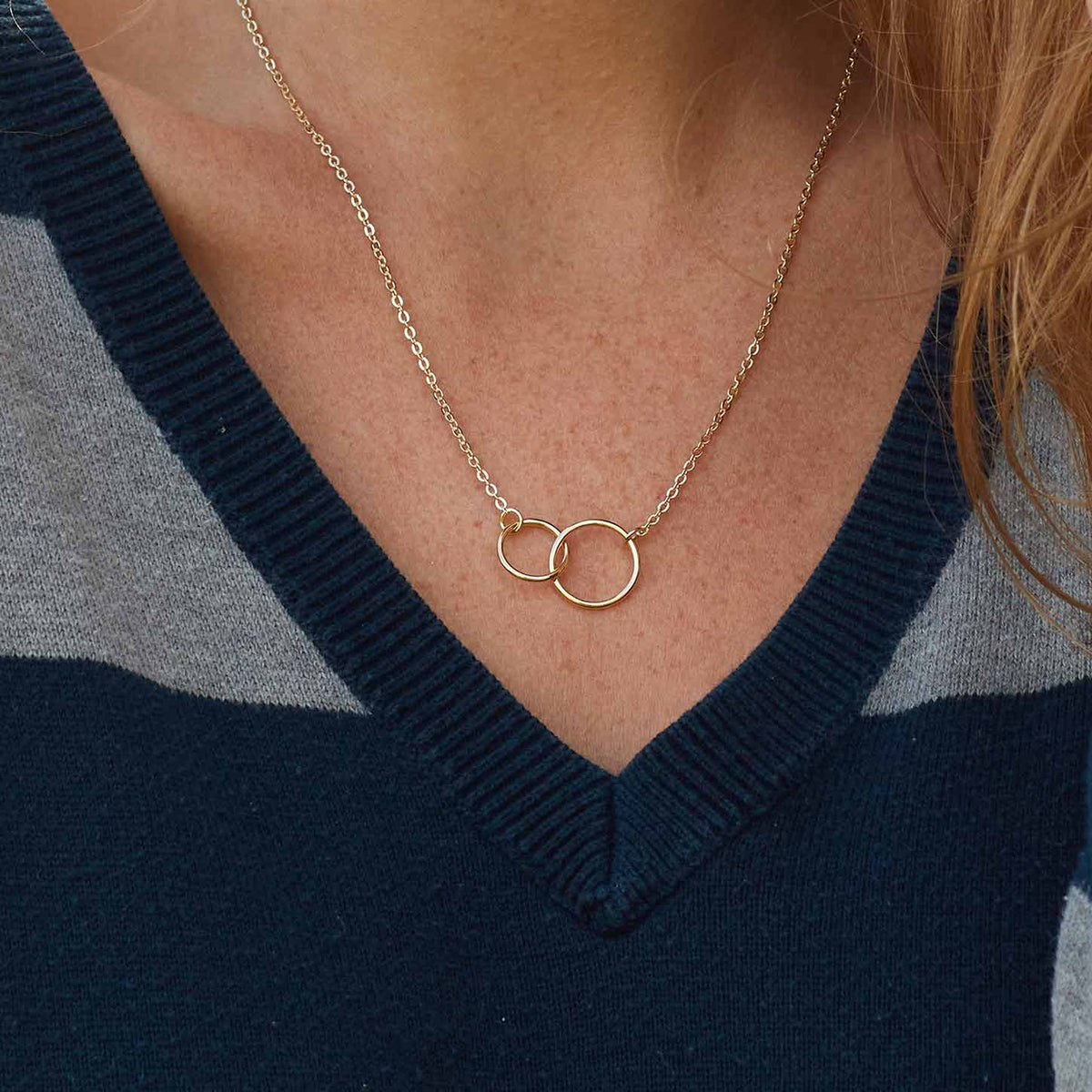 Interlocking Circle Necklace | Gift for Mom